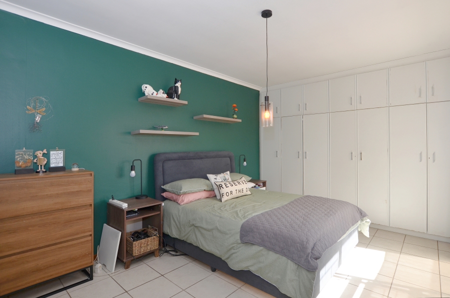 4 Bedroom Property for Sale in Yzerfontein Western Cape